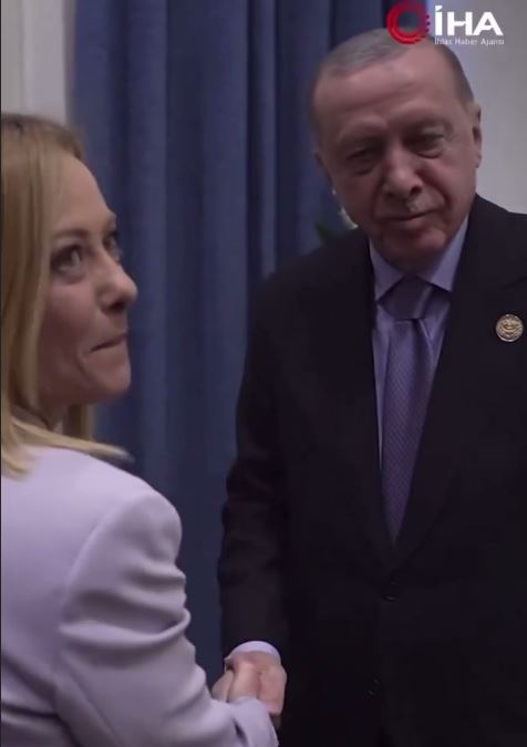 اردوغان به ملونی نخست‌وزیر ایتالیا: باید سیگار را ترک کنی