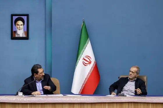 عکس/ جلسه رئیس جمهور با جمعی از اعضای مجمع کارآفرینان ایران