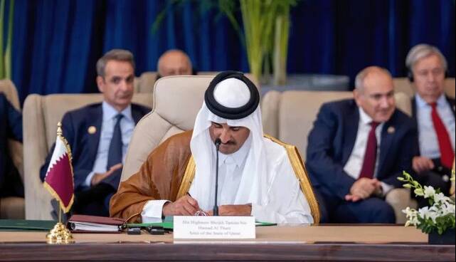 امیر قطر: منتظر تعهد همه طرفها نسبت به تفاهمات اجلاس شرم الشیخ هستیم