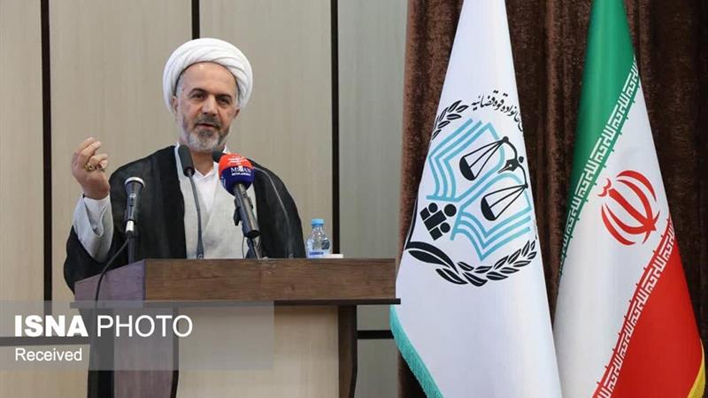 نیروی انتظامی باید با اقتدار نسبت به برخورد با اراذل و اوباش نوظهور اقدام کند