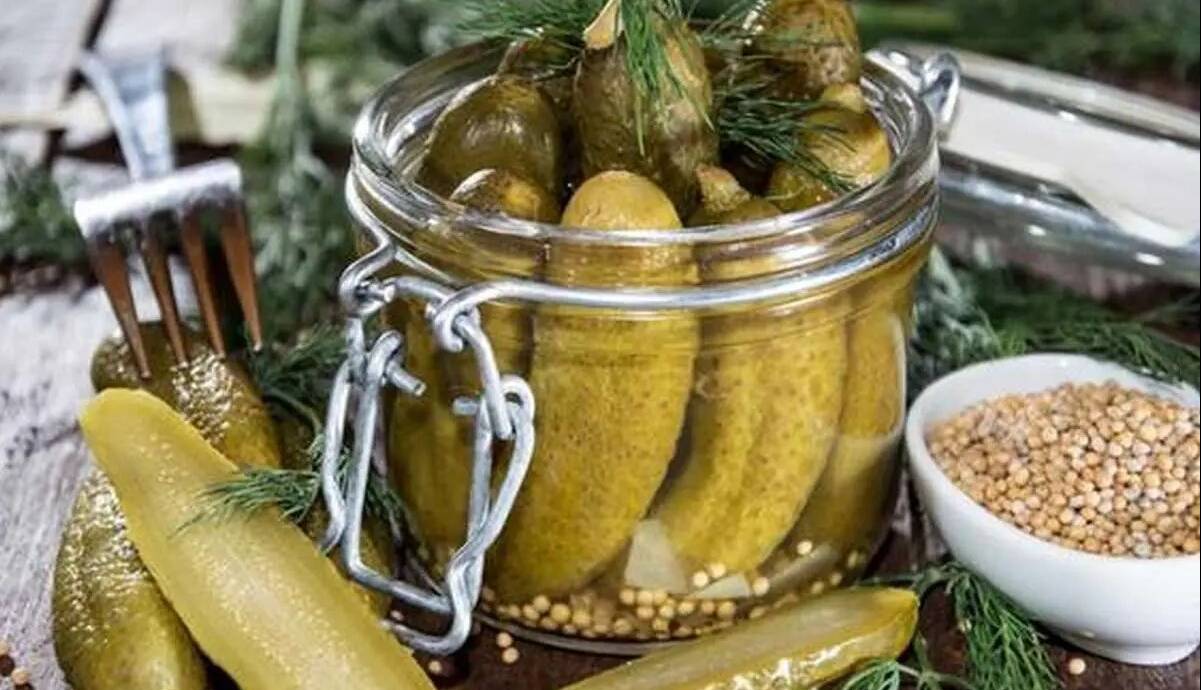 آیا لایه سفید روی آب خیارشورهای فله خطرناک است؟