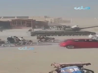 غنیمت گرفته شدن یک تانک توسط نیروهای طالبان در درگیری با پاکستان