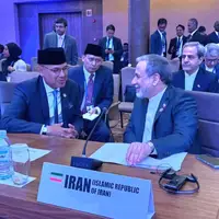 عکس/ گفتگوی عراقچی با نمایندگان فلسطین، ونزوئلا و اندونزی در حاشیه اجلاس جنبش عدم تعهد