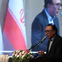 هنرمند، غم‌ها را به تندیس شادی تبدیل می‌کند