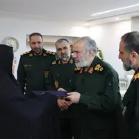 دیدار سردار فدوی با خانواده شهید شهید ‌‌سلطانی