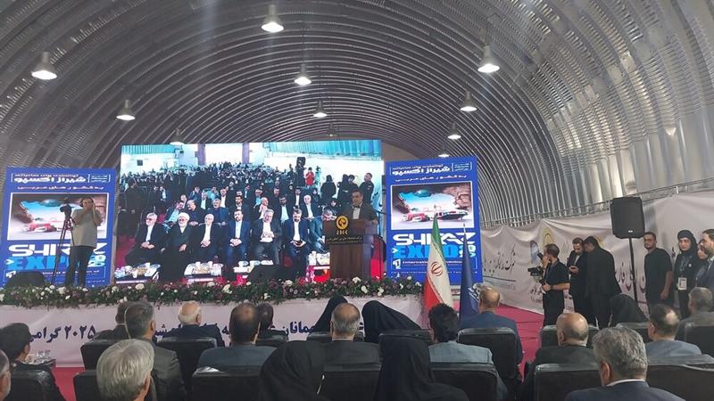 رشد اقتصادی و صادرات غیرنفتی در اولویت برنامه هفتم/ حضور ۲۴۸ هیأت خارجی در فارس