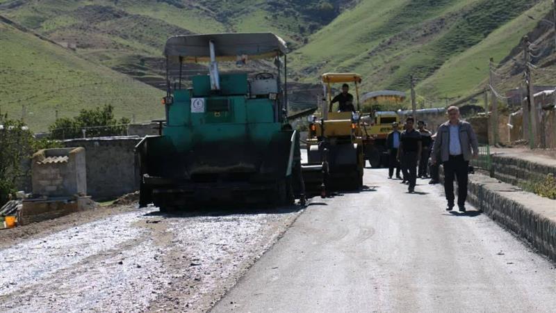 فرماندار بیلهسوار: آسفالت معابر روستاها با جدیت ادامه مییابد