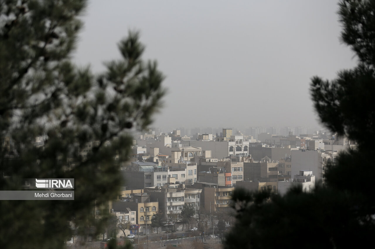 خیمه سنگین گردوغبار بر آسمان مشهد برای دهمین روز متوالی