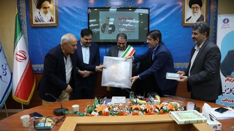 «عباسعلی گایینی» سرآمد علمی و ورزشی کشور در قم تجلیل شد