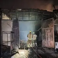 آتشسوزی گسترده یک کارگاه مبلسازی در تهران