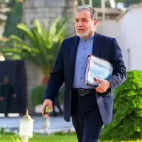زیر آتش دو جبهه