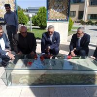 جابری انصاری به مقام شهدای اراک ادای احترام کرد