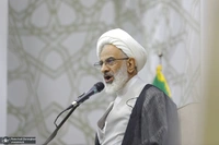 حاجی صادقی: استکبار می‌گوید اگر فرماندهی او را بپذیرید حتی سلاح هسته‌ای هم داشته باشید اشکال ندارد