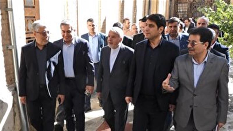 بازدید وزیر میراثفرهنگی از بناهای تاریخی و طرحهای گردشگری کردستان
