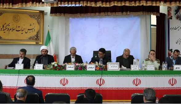 مدیران مشکلات شهرستانی را عملیاتی حل کنند