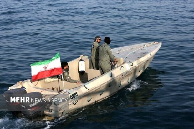 توقیف شناور حامل کالای قاچاق در آبهای میناب