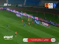 شوت مهران احمدی از بالای دروازه مس به بیرون رفت