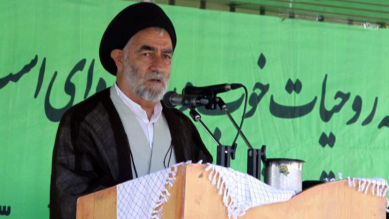 امام جمعه زنجان: مسوولان نسبت به معیشت مردم توجه بیشتری داشته باشند