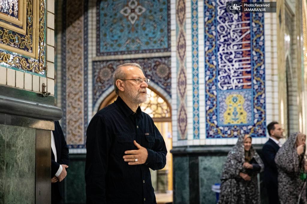 عکس/ لاریجانی به حرم مطهر امام رضا (ع) رفت