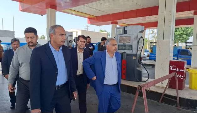بازداشت ۲ جایگاهدار متخلف در عنبرآباد؛ ۲۹ بار سوختگیری یک خودرو در یک روز