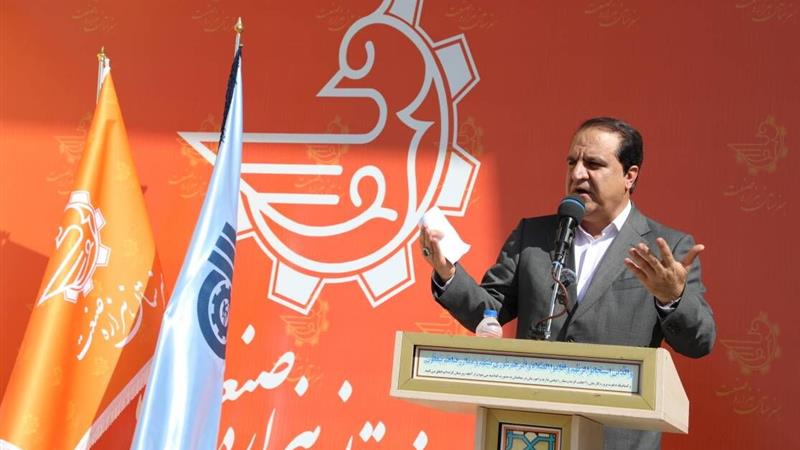 استاندار: تلفیق آموزش با صنعت مسیر توسعه ایلام را هموار میکند