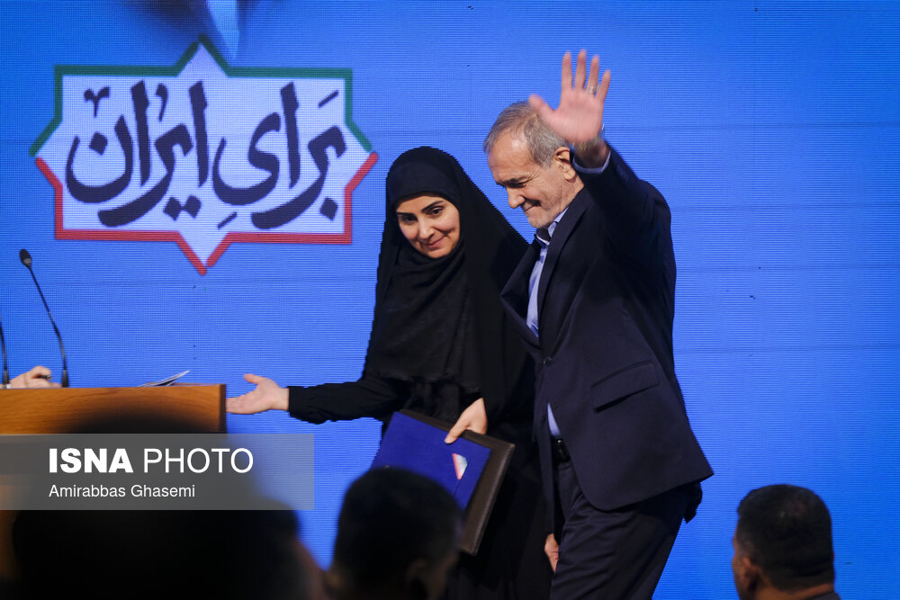 آقای مسعود پزشکیان! برخی وزیران، درِ دولت تان را گِل خواهند گرفت