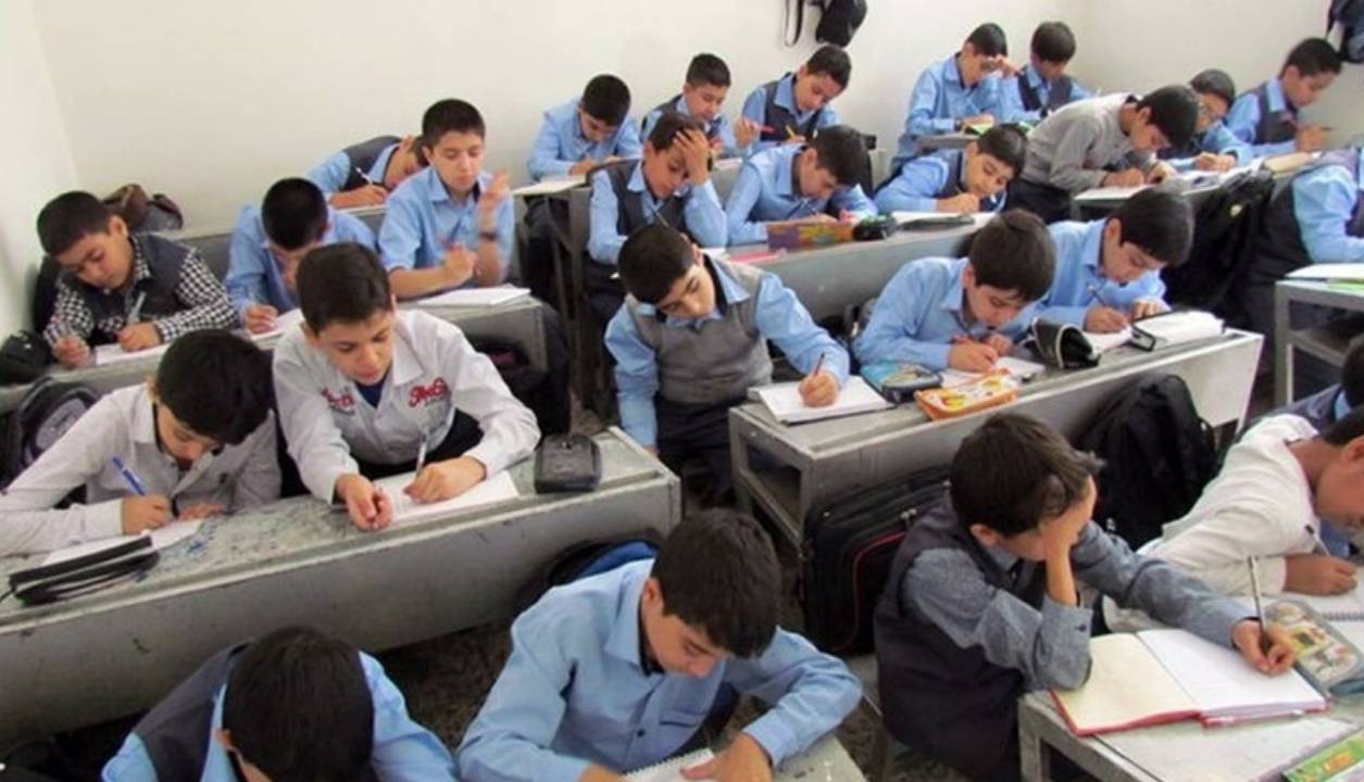 بحران خاموش آموزش در لرستان؛ کلاسهای ۴۰ نفره، معدلهای زیر ۹