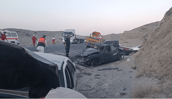 ۸ مصدوم بر اثر تصادف سه پژو در جاده خاش زاهدان