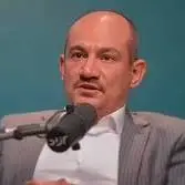 ادعای حمزه صفوی: شبکه داخلی دور زننده تحریم‌ها برای رقابت میلیارد دلاری محموله‌های نفتی همدیگر را لو می‌دهند!