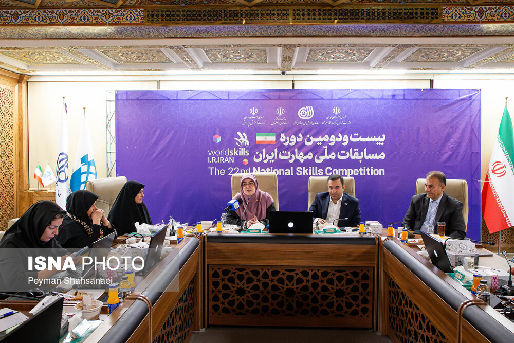 عکس/ سفر سخنگوی دولت به اصفهان