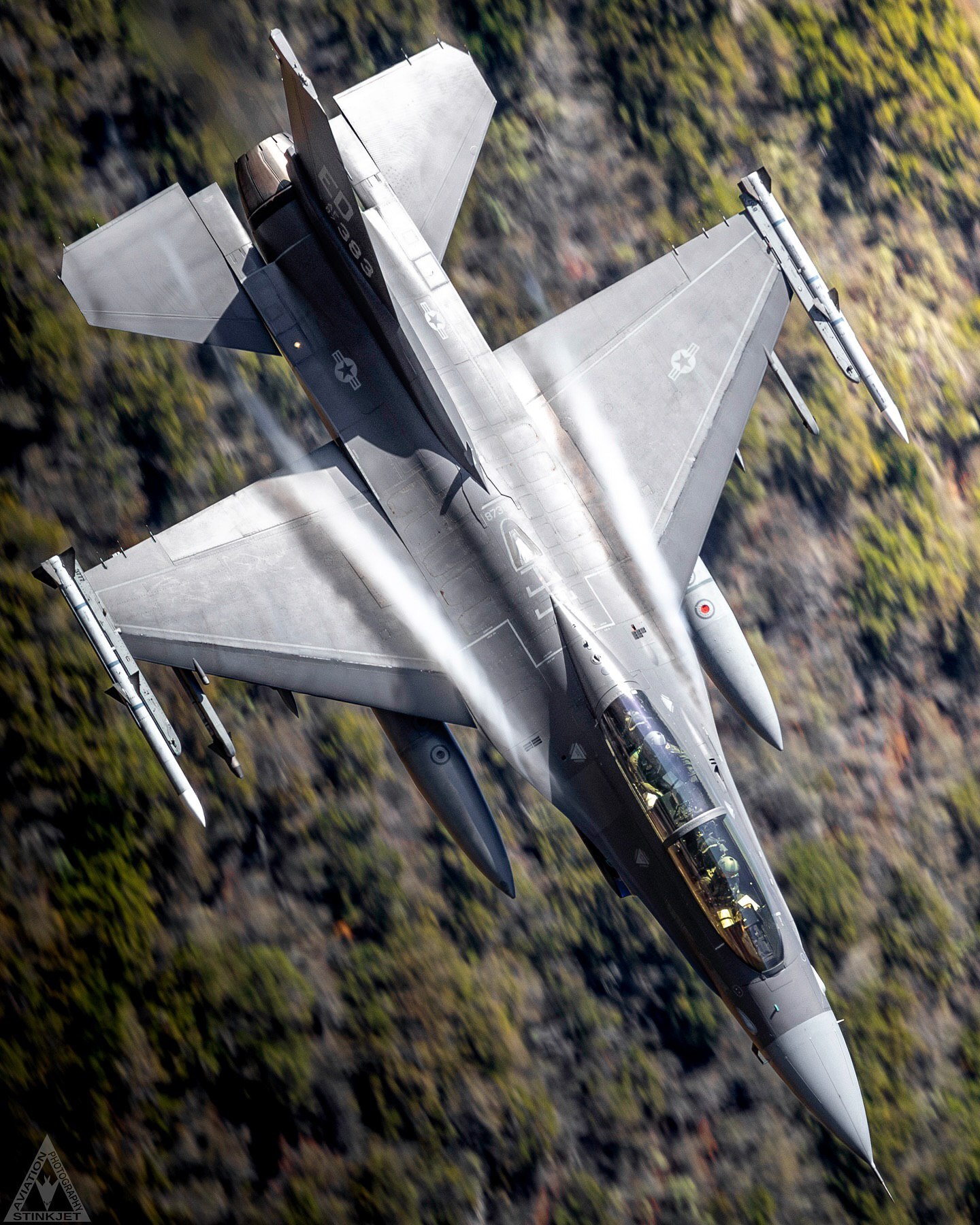 عکاسی از پرواز جنگنده های F-16D‌