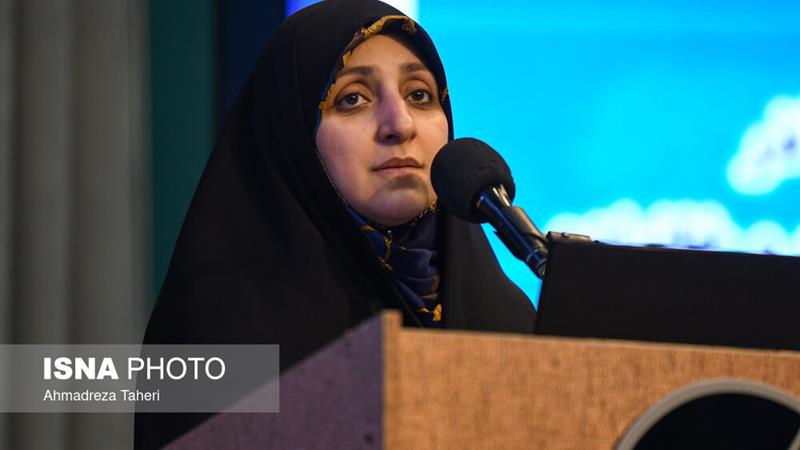 زنان باید به خودباوری برسند و سکان اقتصاد را در دست بگیرند