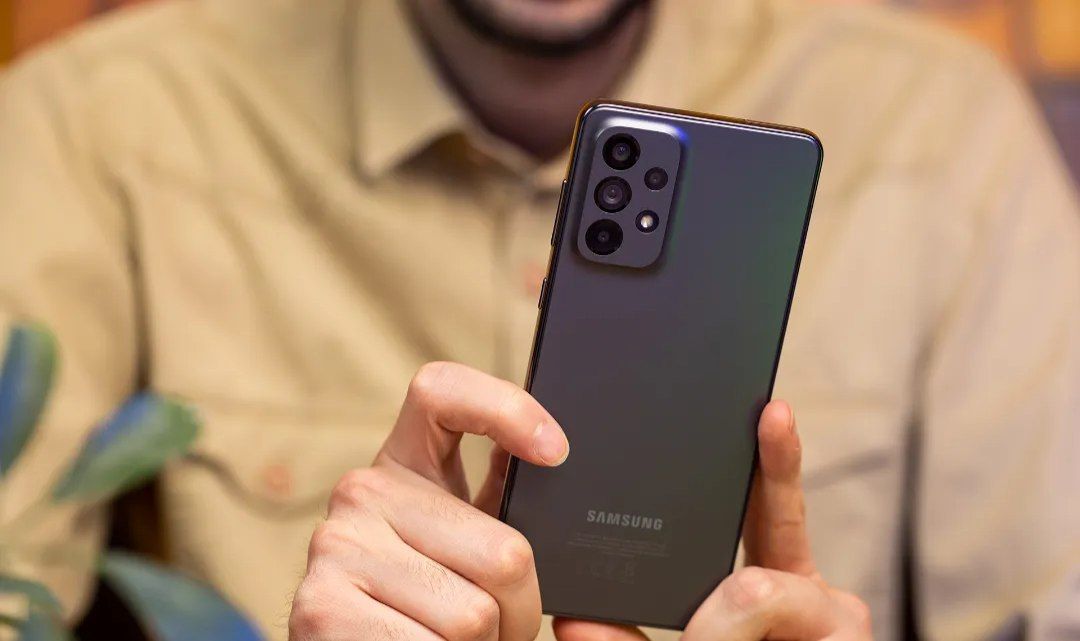 خبر خوب برای کاربران گلکسی A73؛ آپدیت One UI 8 سرانجام منتشر شد