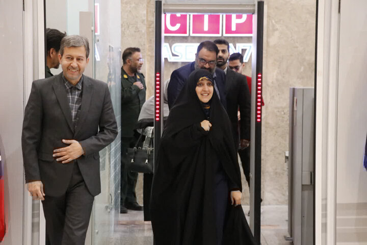 معاون امور زنان و خانواده رئیس‌جمهور وارد اصفهان شد