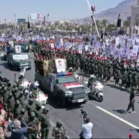 تشییع پیکر رئیس ستادکل ارتش یمن بر دوش هزاران نفر در صنعاء