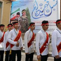 پیام ۱۳ آبان با زبان هنر برای دانش آموزان تبیین شود