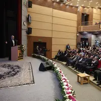 رئیس جمهور: هر بخش نظام اداری فربه را که می‌خواهیم اصلاح و حذف کنیم علیه ما جوسازی می‌شود!