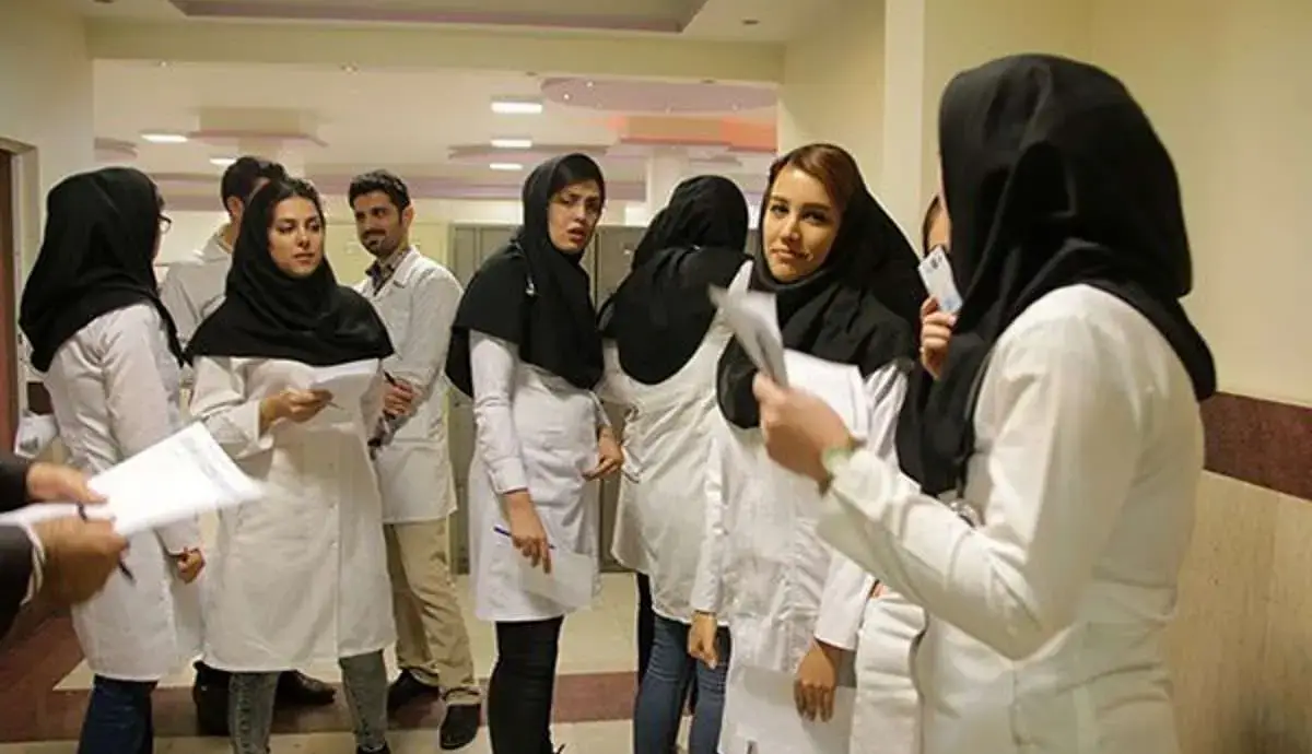 دانشگاه آزاد: فعلاً برنامهای برای افزایش ظرفیت رشتههای پزشکی نداریم