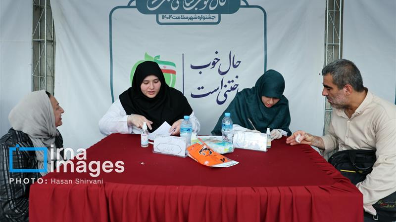۳۲۷ هزار بانوی قمی زیر پوشش خدمات سلامت هستند