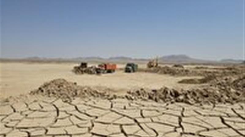 رسوب برداری بیش از ۲۹۰ هزار متر مکعب از مخزن بندهای تغذیه مصنوعی