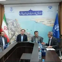 معاون رئیس‌جمهور از زیرساخت‌های بندری بوشهر بازدید کرد