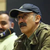 هم‌نشینی صمیمانه هادی حجازی‌فر و عوامل فیلم «ناتوردشت» با دانشجویان