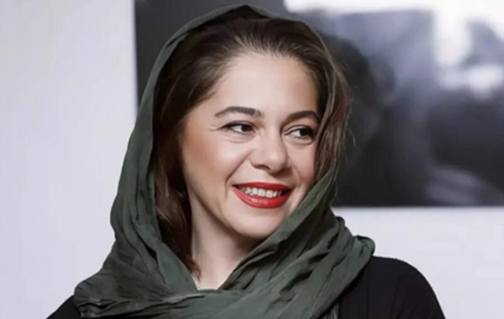 چهره ها/ تیپ و استایل ساده مستانه مهاجر در یک مراسم