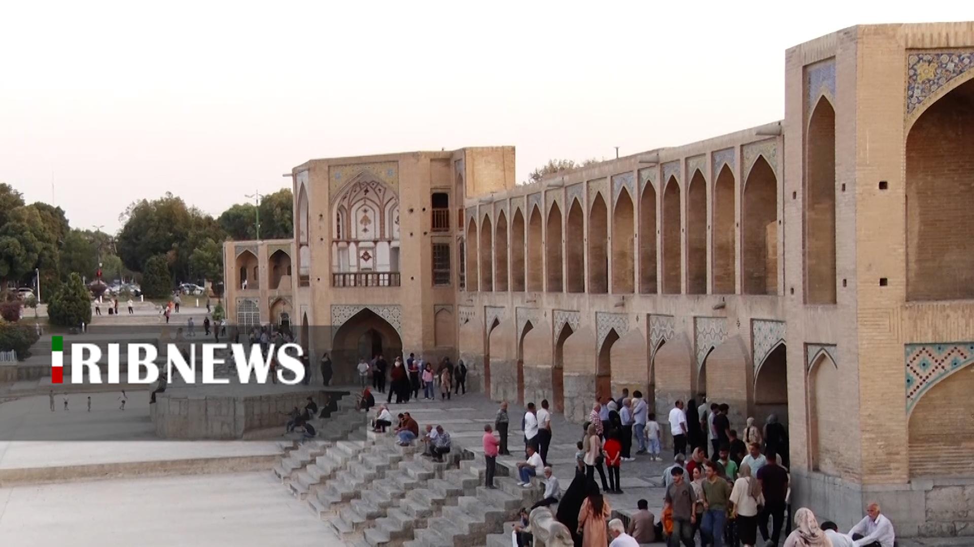 استقبال گردشگران داخلی و خارجی از نصف جهان