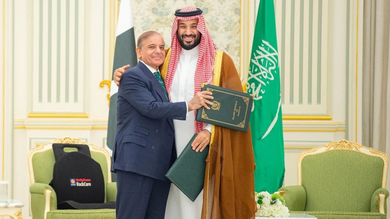 ائتلاف در سایه بمب