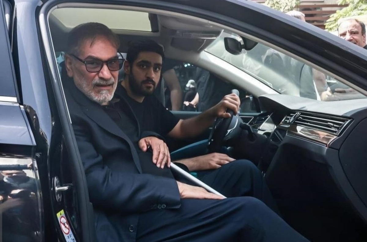 آقای شمخانی! پسران تان ناوگان کشتیرانی دارند یا خیر؟