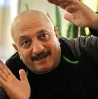 مسعود روشن پژوه یک بار مسابقه محله را اجرا کرد!