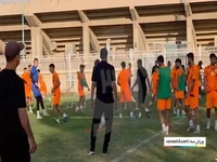 اخباری همچنان روی ویلچر!