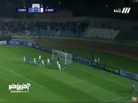 ضربه سر نازون با واکنش دروازه بان الوحدات به کرنر رفت