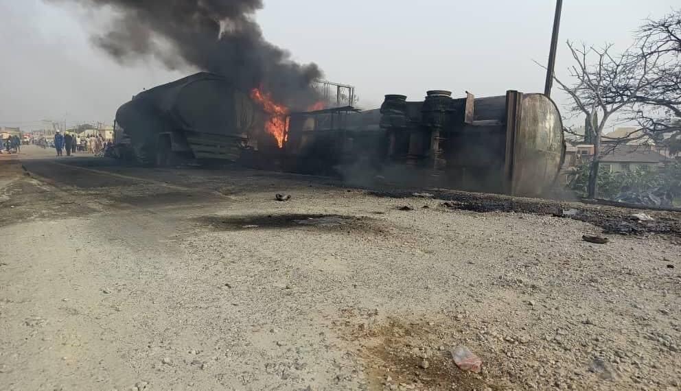 انفجار تانکر سوخت در نیجریه جان ۲۹ نفر را گرفت